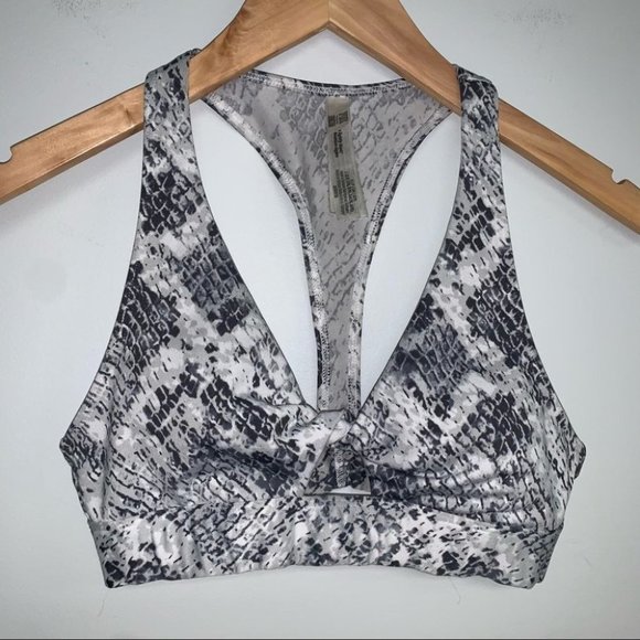 PINK Victoria’s Secret Sports Bra Size Small  Snake Print Ultimate Lightly Lined - Picture 5 of 8